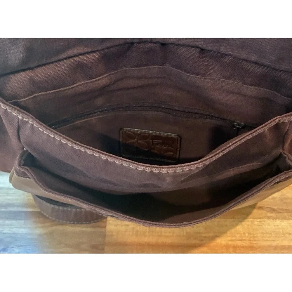 Fossil explorer fold